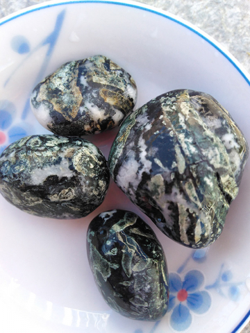 Dallasite pebbles - Dorothy Bodman Dallasite pebbles - Dorothy Bodman